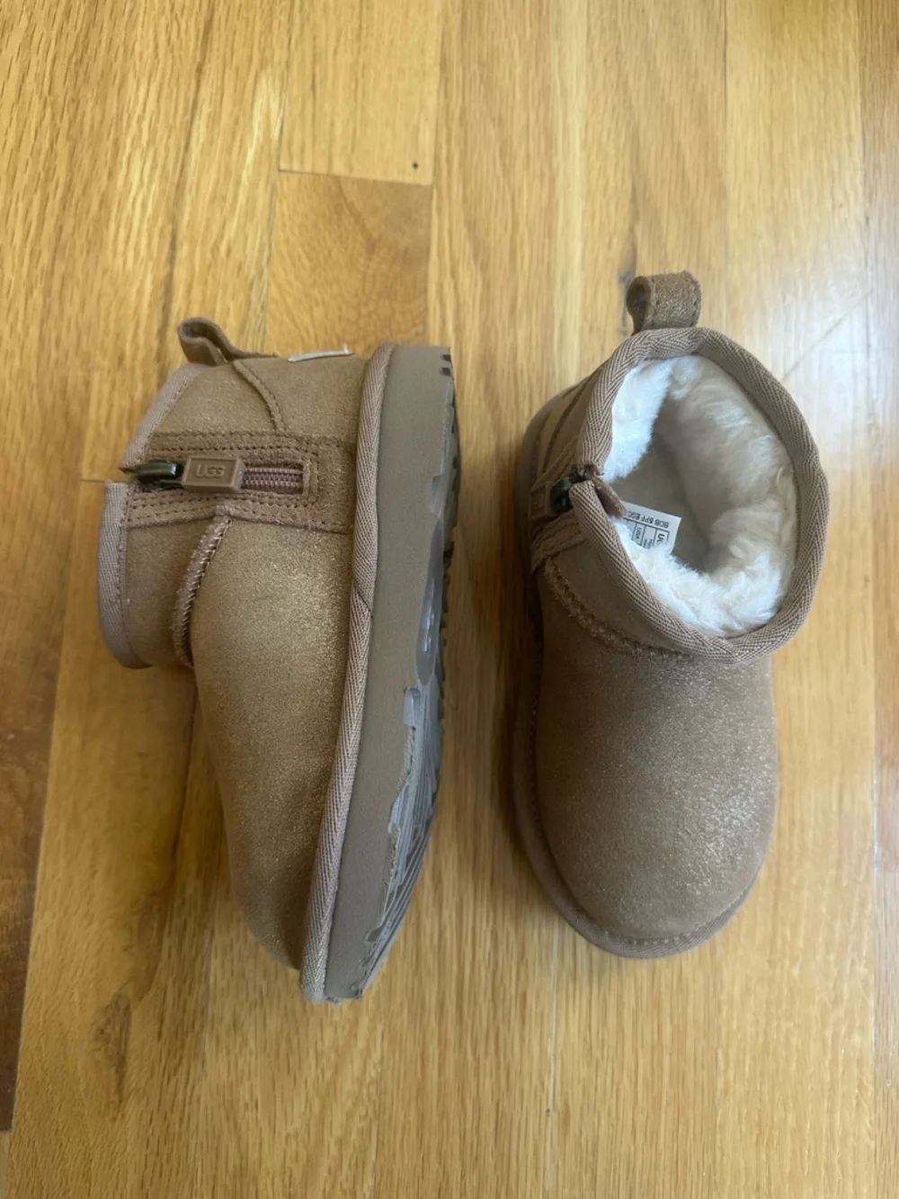 Kids Cozy Faux-Shearling Ankle Boot in Brown sparkle - Picture 2 of 5